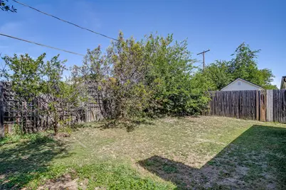 4621 Barnhill Lane, Fort Worth, TX 76135 - Photo 23
