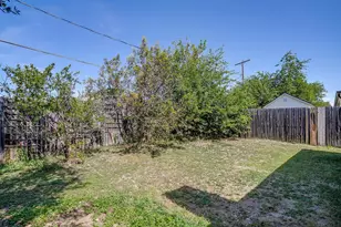 4621 Barnhill Ln, Fort Worth, TX 76135 - Photo 23