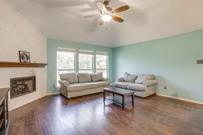 4621 Barnhill Lane, Fort Worth, TX 76135 - Photo 3