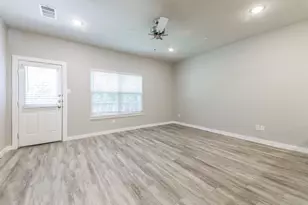 307 Aveen Path, Lewisville, TX 75057 - Photo 3