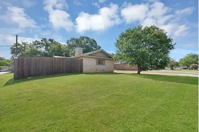509 Henslee Drive, Euless, TX 76040 - Photo 3