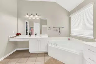 8120 Holliday Rd, Lantana, TX 76226 - Photo 21