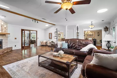 301 Meadow Knoll Drive, Double Oak, TX 75077 - Photo 3