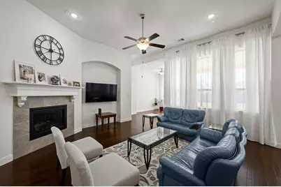 7208 Haven Court, Irving, TX 75063 - Photo 5
