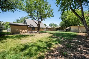 800 E Bovell St, Crowley, TX 76036 - Photo 29