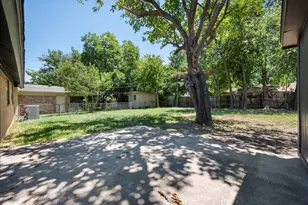 800 E Bovell St, Crowley, TX 76036 - Photo 27