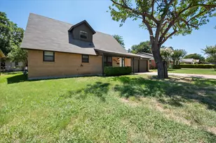 800 E Bovell St, Crowley, TX 76036 - Photo 31