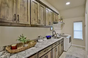 1453 Highland Park Cir, Granbury, TX 76048 - Photo 29