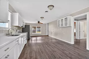 320 & 316 N 2nd St, Jacksboro, TX 76458 - Photo 3