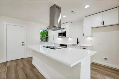 1631 Western Park Court, Dallas, TX 75211 - Photo 9