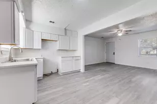 12900 Quail Dr, Balch Springs, TX 75180 - Photo 3