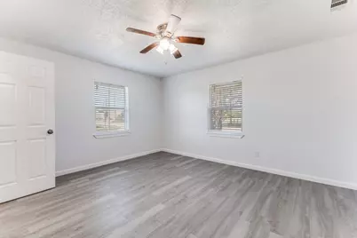 12900 Quail Drive, Balch Springs, TX 75180 - Photo 15