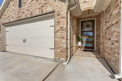 5933 Lovills Creek Street, Fort Worth, TX 76179 - Photo 5