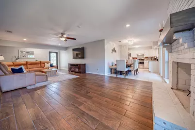 2205 Indian Creek Drive, Irving, TX 75060 - Photo 9