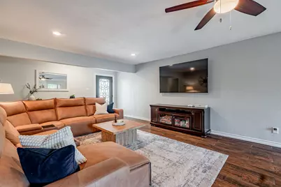 2205 Indian Creek Drive, Irving, TX 75060 - Photo 5