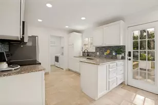 10810 Beauty Ln, Dallas, TX 75229 - Photo 9