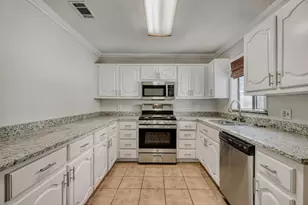 1017 Hoke Smith Dr, Dallas, TX 75224 - Photo 9