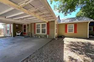 301 Briggs St, Waxahachie, TX 75165 - Photo 3