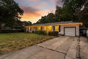 1859 Oakwood St, Haltom City, TX 76117 - Photo 29