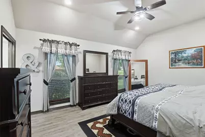 8904 Woodlawn Drive, Granbury, TX 76049 - Photo 11