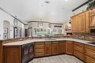 8904 Woodlawn Dr, Granbury, TX 76049 - Photo 19