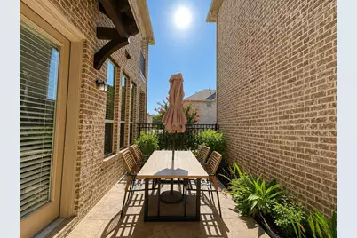 427 Renaissance Lane, Irving, TX 75060 - Photo 29