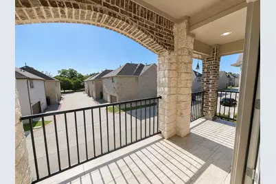 427 Renaissance Lane, Irving, TX 75060 - Photo 19