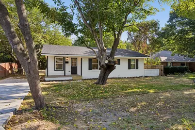 238 Oakwood Circle, Shady Shores, TX 76208 - Photo 1