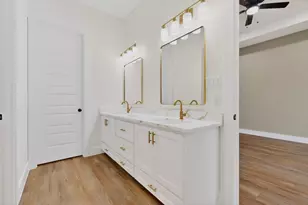 4737 Pine Ridge Ct, Athens, TX 75752 - Photo 15