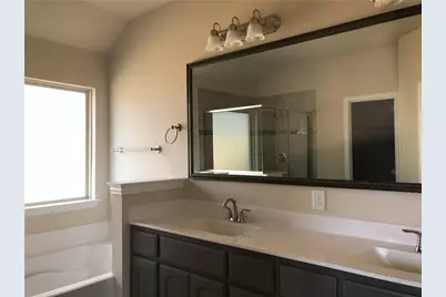 1810 Silver Oak Drive, Gainesville, TX 76240 - Photo 5