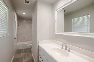 607 E 15th Street, Bonham, TX 75418 - Photo 9