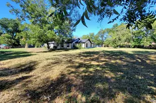 503 E 13th St, Bonham, TX 75418 - Photo 1