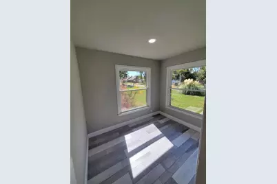 503 E 13th Street, Bonham, TX 75418 - Photo 17