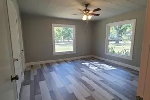 503 E 13th St, Bonham, TX 75418 - Photo 13