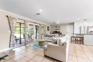 436 Ball St, Grapevine, TX 76051 - Photo 5
