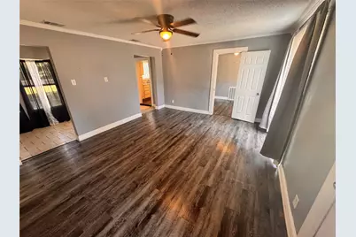 130 W Avenue D, Garland, TX 75040 - Photo 3