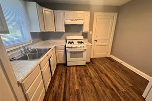 130 W Avenue D, Garland, TX 75040 - Photo 7