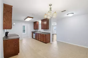 2323 Jodi Ln, Gainesville, TX 76240 - Photo 9