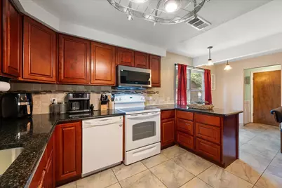 2508 Mardell Drive, Arlington, TX 76016 - Photo 9
