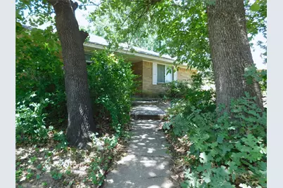 2204 Canterbury Court, Denton, TX 76205 - Photo 3