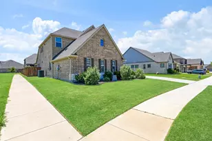 3204 Julian St, Mansfield, TX 76063 - Photo 3