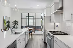 737 N Zang Blvd, Dallas, TX 75208 - Photo 9