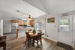 902 Greenbriar Dr, Joshua, TX 76058 - Photo 17