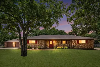 902 Greenbriar Drive, Joshua, TX 76058 - Photo 1