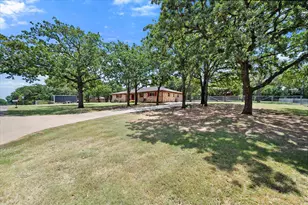 902 Greenbriar Dr, Joshua, TX 76058 - Photo 7