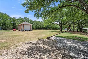 902 Greenbriar Dr, Joshua, TX 76058 - Photo 39