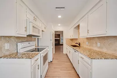 1724 Mimosa Lane, Euless, TX 76039 - Photo 9