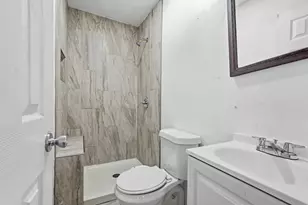 242 W Cober Dr, Grand Prairie, TX 75051 - Photo 17