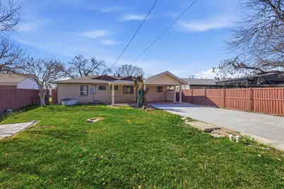 242 W Cober Drive, Grand Prairie, TX 75051 - Photo 21