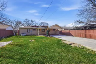 242 W Cober Dr, Grand Prairie, TX 75051 - Photo 21